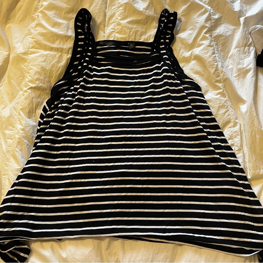 Chic Black and White Striped Women's Tank Top - Classic